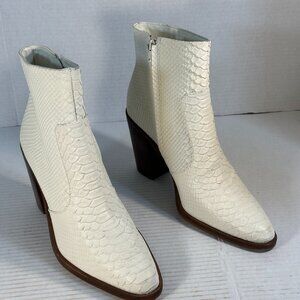 Women's size 10 New Boots